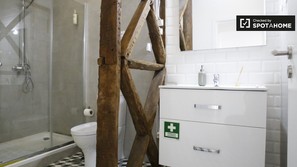 Apartment Lisbon, 1 bed — photo 9