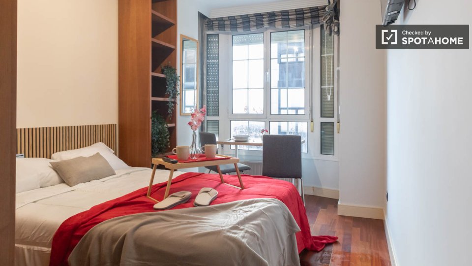 Double room Madrid, 5 beds — photo 2
