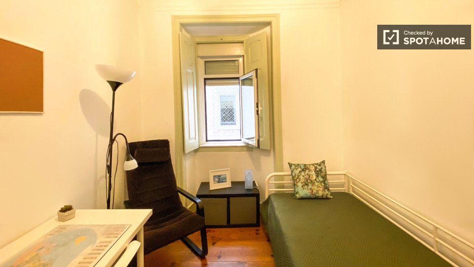 Double room Lisbon, 6 beds — photo 9
