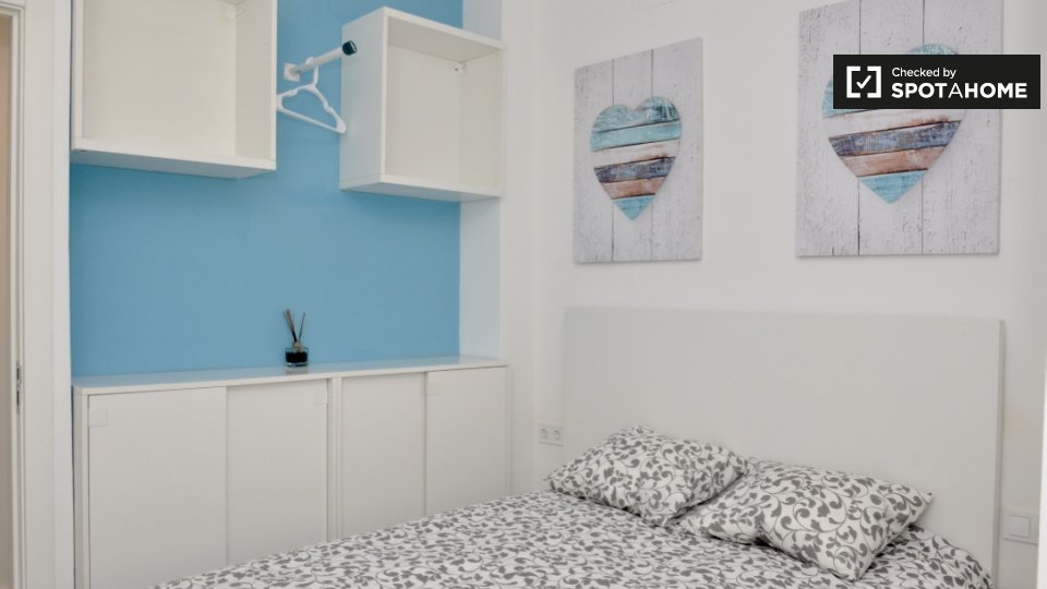 Double room Barcelona, 6 beds, 160m² — photo 1