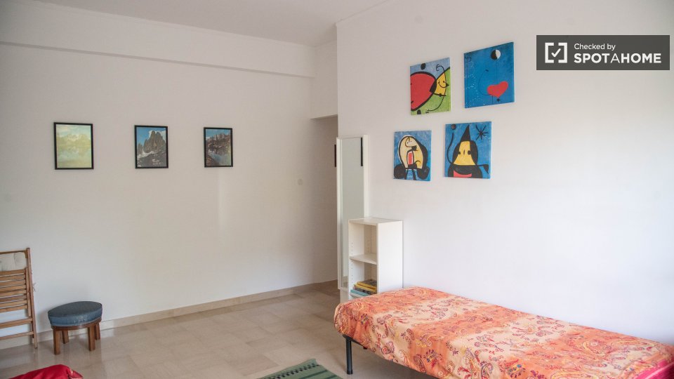 Double room Rome, 3 beds — photo 31