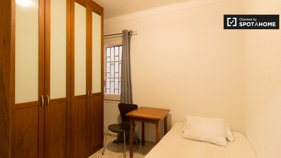 Double room Barcelona, 3 beds — photo 1