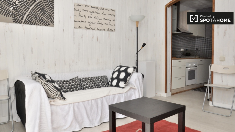 Apartment Barcelona, 1 bed, 55m² — photo 1