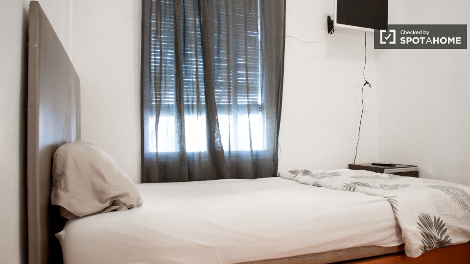 Double room Madrid, 10 beds, 200m² — photo 3