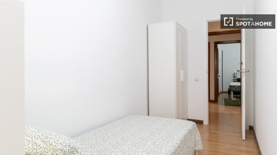 Double room Madrid, 6 beds, 116m² — photo 6
