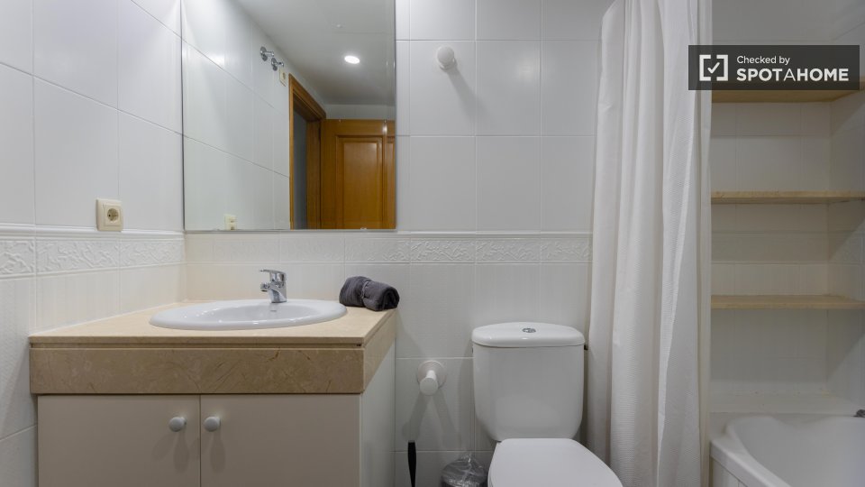Apartment Valencia, 4 beds, 152m² — photo 18