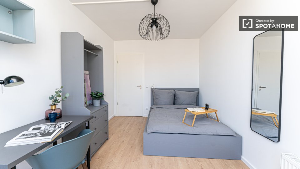 Double room Berlin, 9 beds, 158m² — photo 2
