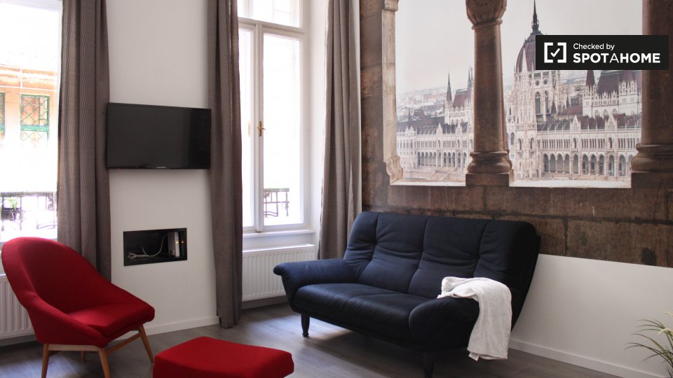 Apartment Budapest, 2 beds, 51m² — photo 2