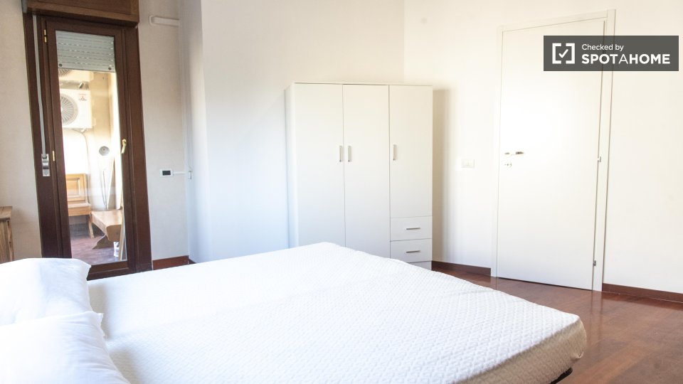 Double room Rome, 2 beds — photo 9