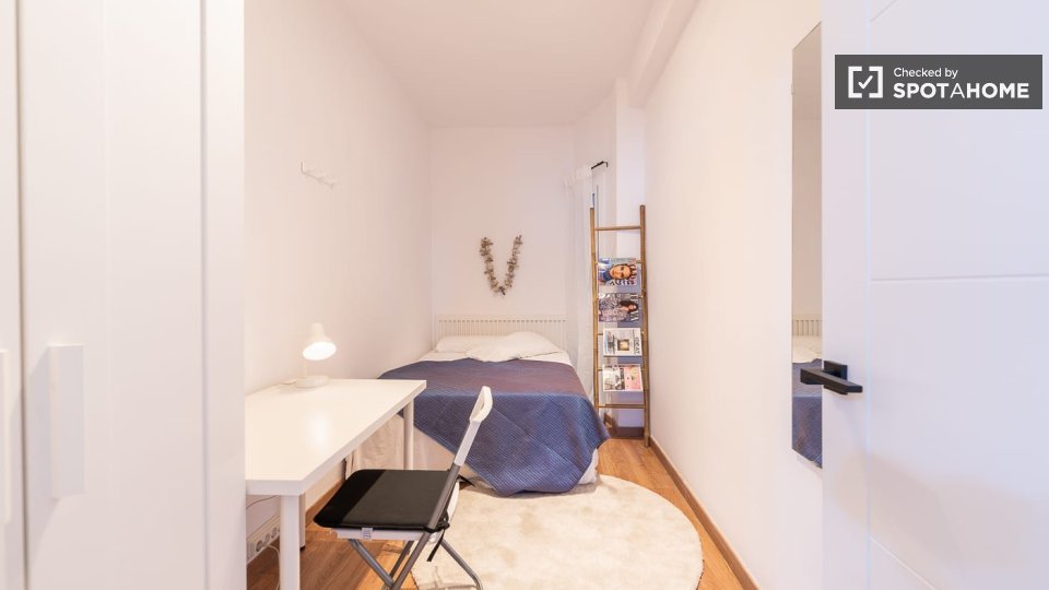 Double room Barcelona, 4 beds, 90m² — photo 10