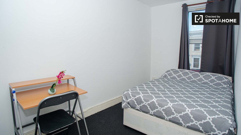 Double room London, 3 beds — photo 13