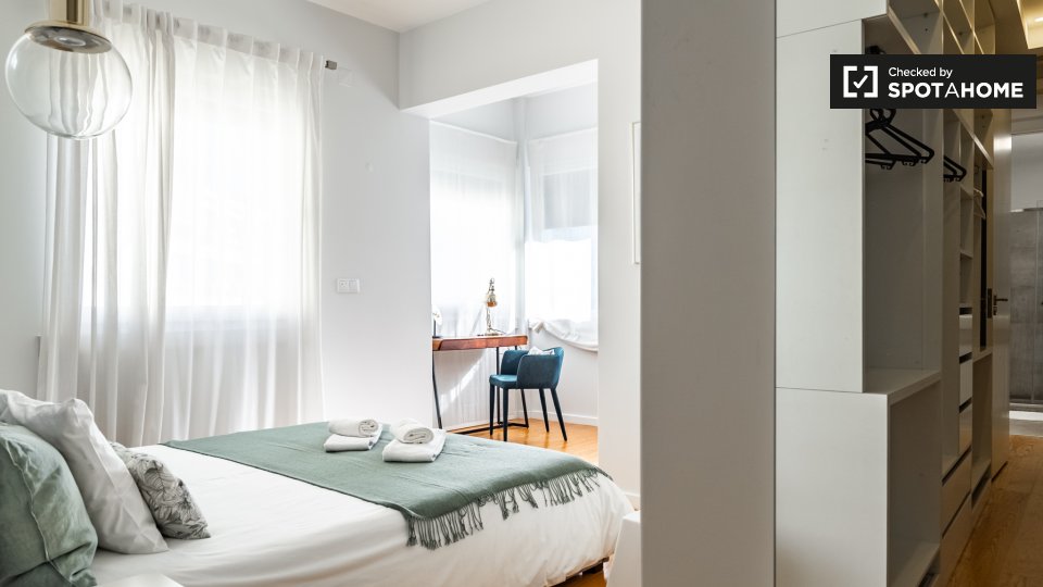 Apartment Lisbon, 3 beds, 110m² — photo 12