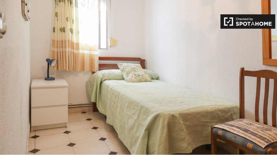Double room Madrid, 2 beds, 60m² — photo 1