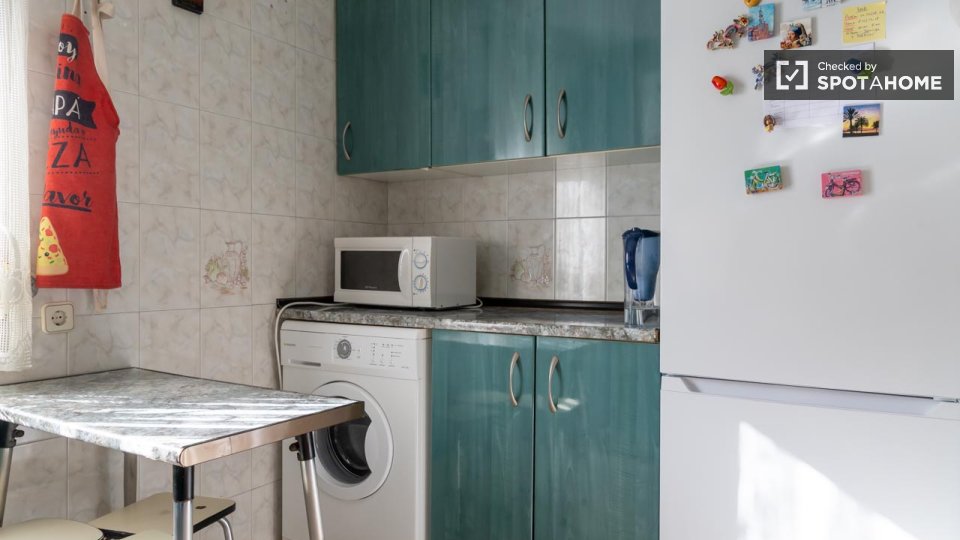 Double room Madrid, 3 beds — photo 31