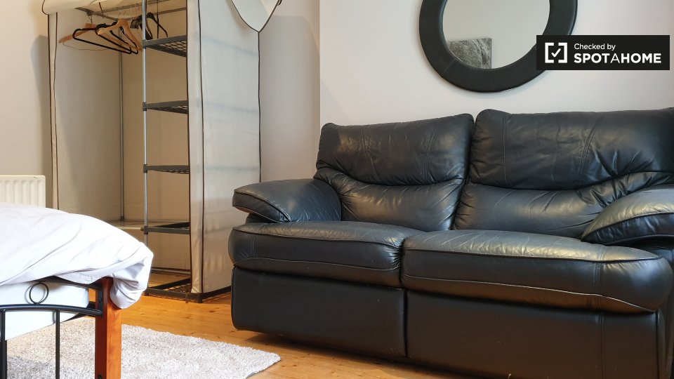 Double room Dublin, 5 beds, 220m² — photo 2