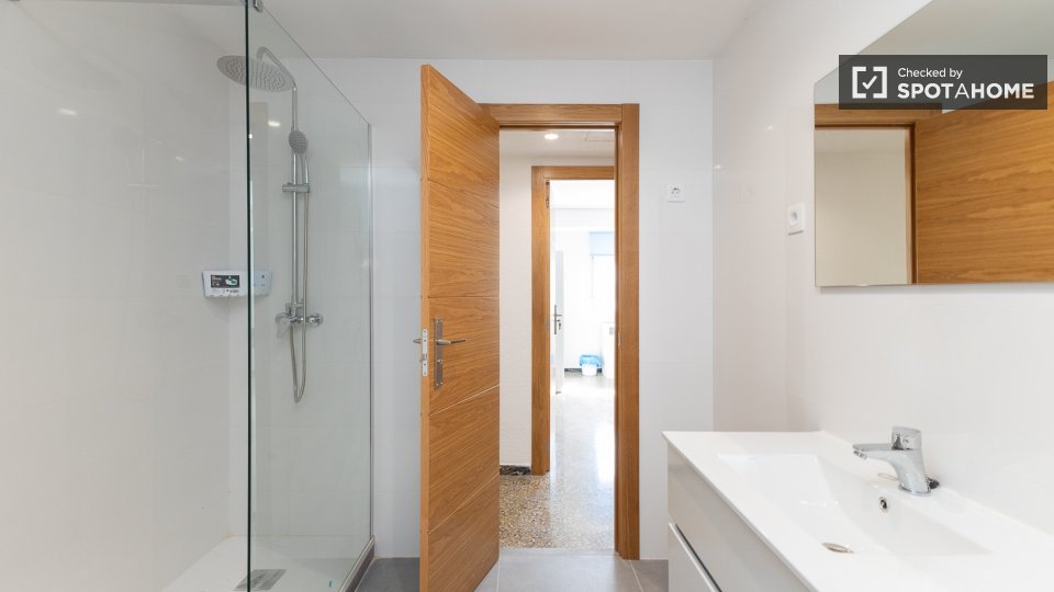 Double room Valencia, 5 beds — photo 8
