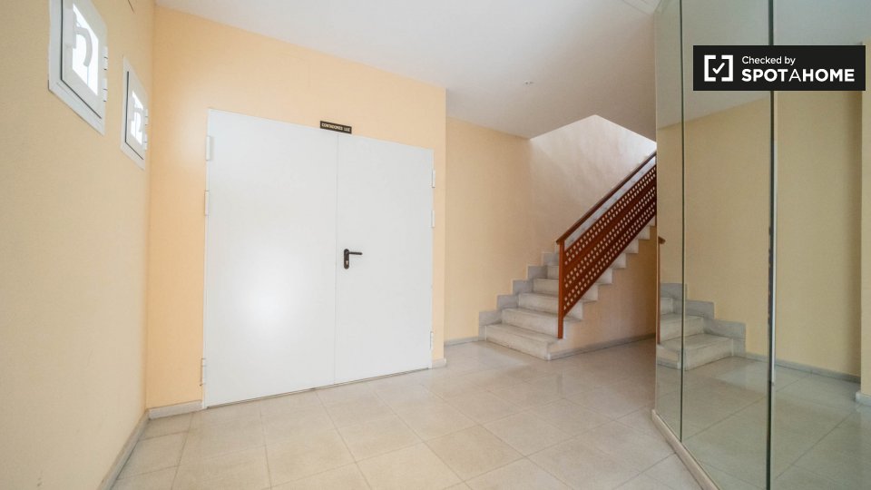 Double room Madrid, 3 beds, 110m² — photo 19