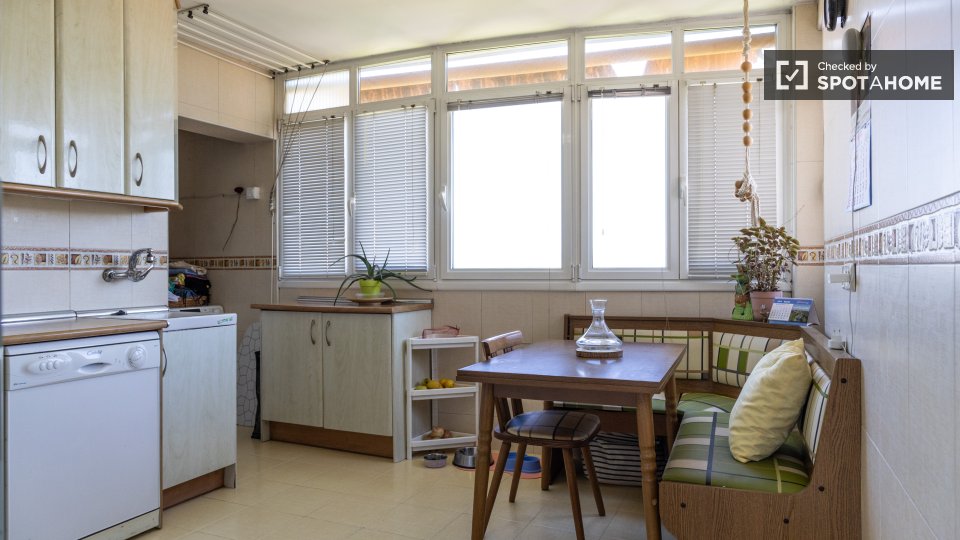 Double room Madrid, 3 beds — photo 5