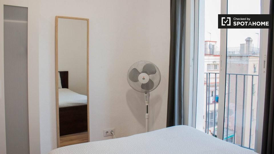 Double room Barcelona, 3 beds — photo 3