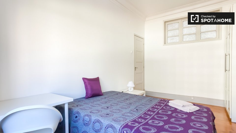 Double room Lisbon, 4 beds, 97m² — photo 1