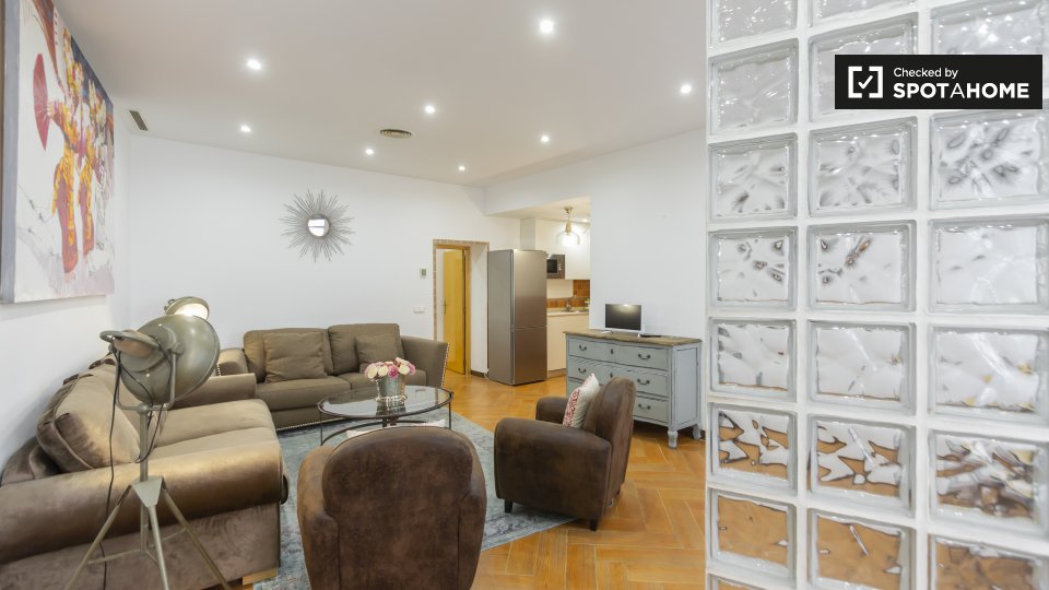 Apartment Madrid, 1 bed, 58m² — photo 1