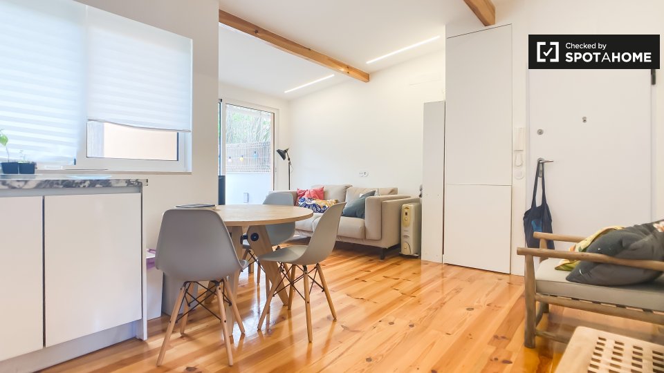 Apartment Lisbon, 2 beds, 70m² — photo 8
