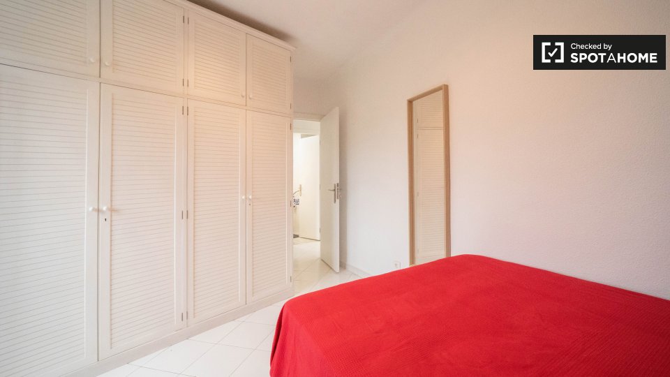 Double room Madrid, 5 beds, 110m² — photo 5