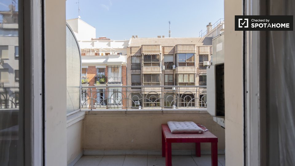 Double room Madrid, 8 beds, 200m² — photo 7