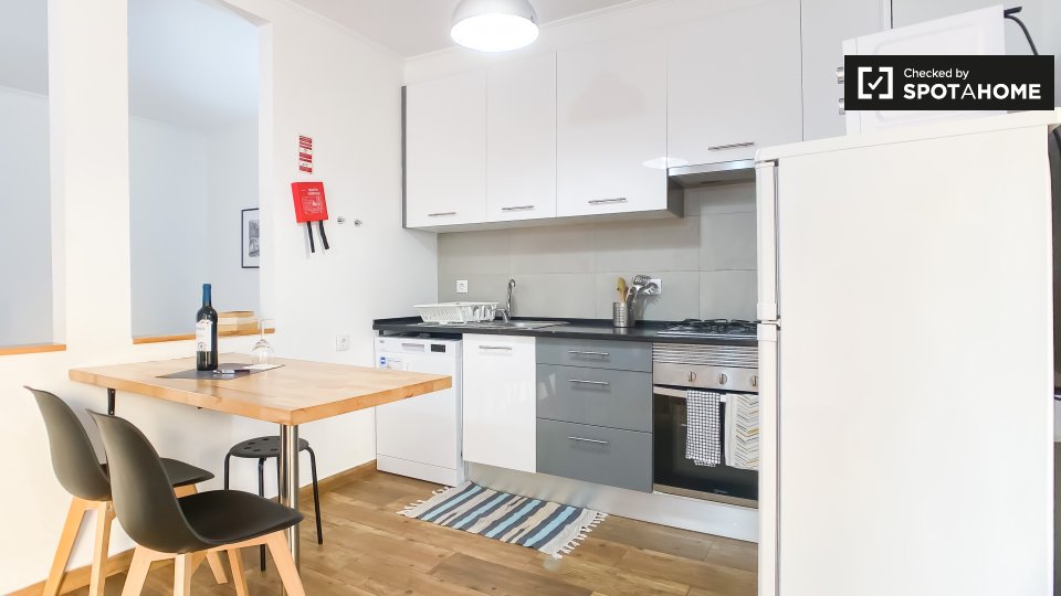 Apartment Lisbon, 3 beds, 90m² — photo 10