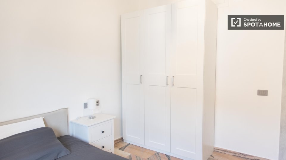 Double room Rome, 3 beds, 93m² — photo 38