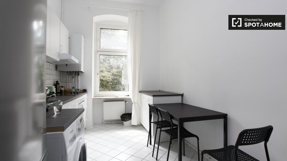 Apartment Berlin, 4 beds, 104m² — photo 1
