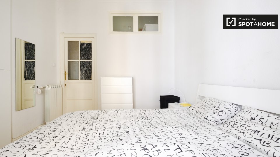 Double room Madrid, 4 beds, 110m² — photo 4