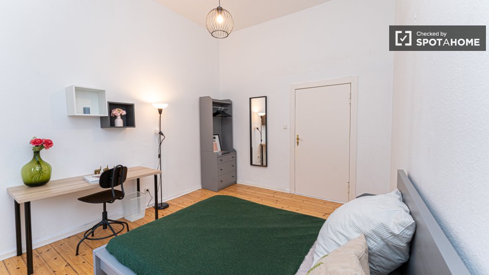 Double room Berlin, 3 beds, 75m² — photo 2