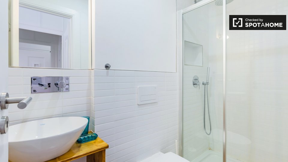 Apartment Lisbon, 2 beds — photo 17