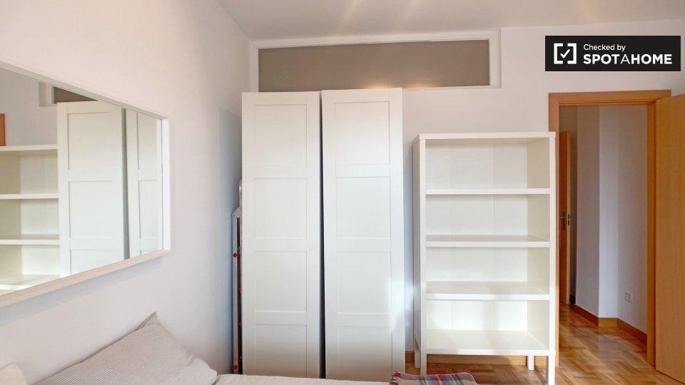 Double room Madrid, 4 beds, 90m² — photo 4