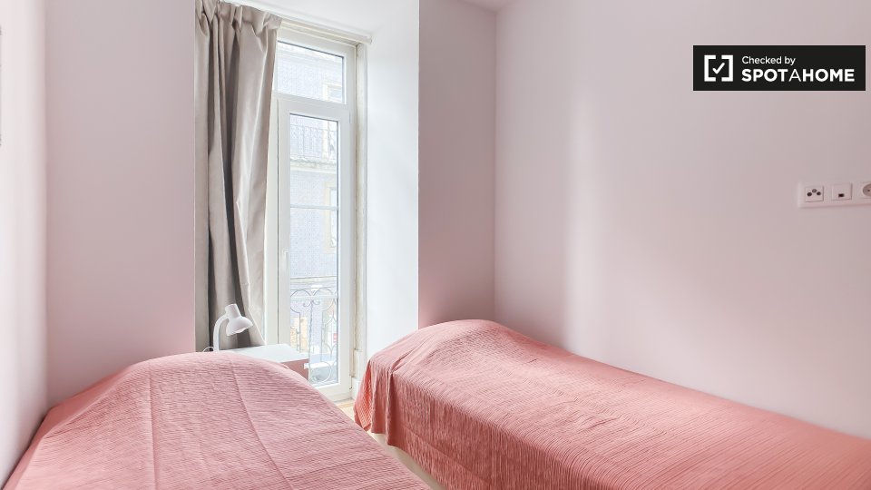 Apartment Lisbon, 2 beds — photo 17