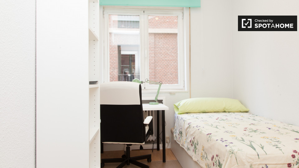 Double room Madrid, 7 beds, 199m² — photo 1
