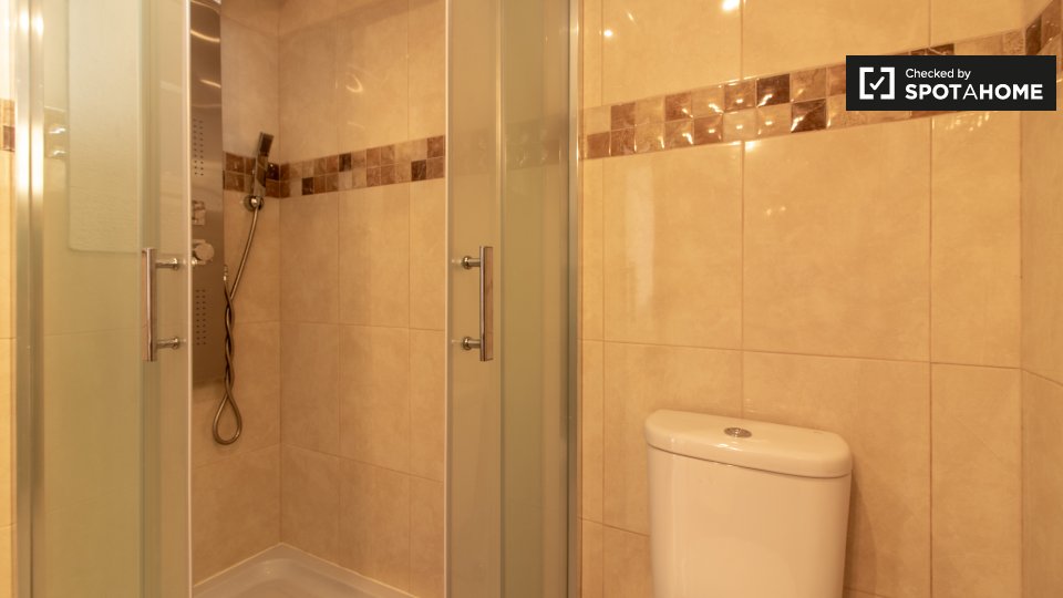 Apartment Lisbon, 5 beds, 90m² — photo 13