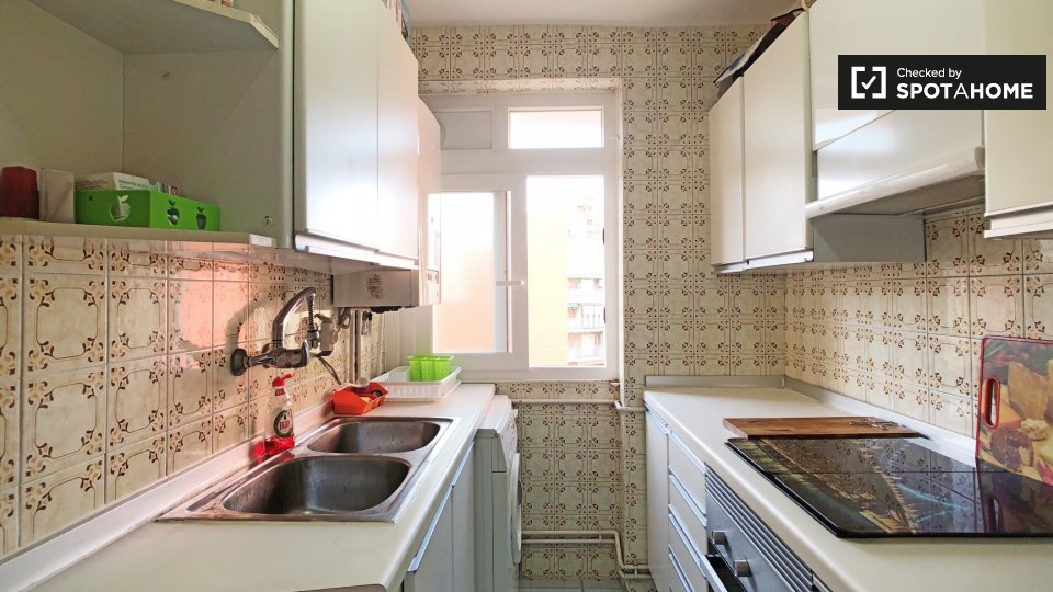 Double room Madrid, 3 beds, 50m² — photo 19