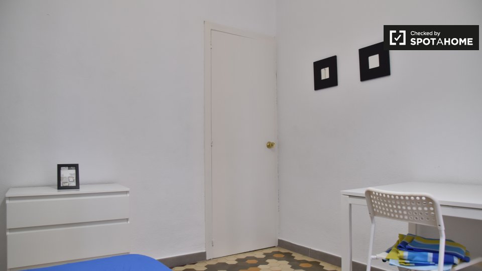 Double room Valencia, 4 beds, 80m² — photo 4