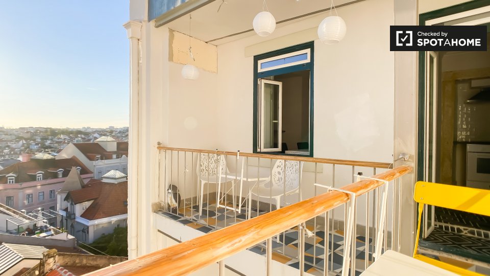 Double room Lisbon, 1 bed — photo 6