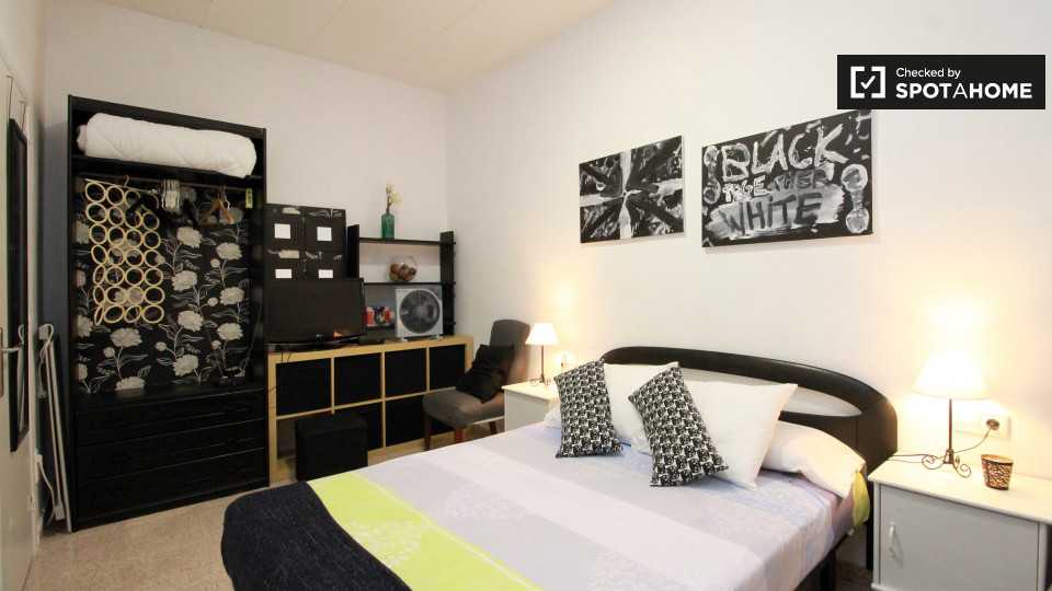 Apartment Barcelona, 2 beds, 57m² — photo 1