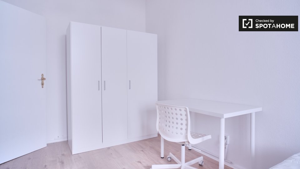Double room Berlin, 3 beds, 47m² — photo 4