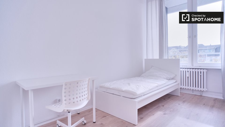 Double room Berlin, 3 beds, 47m² — photo 1
