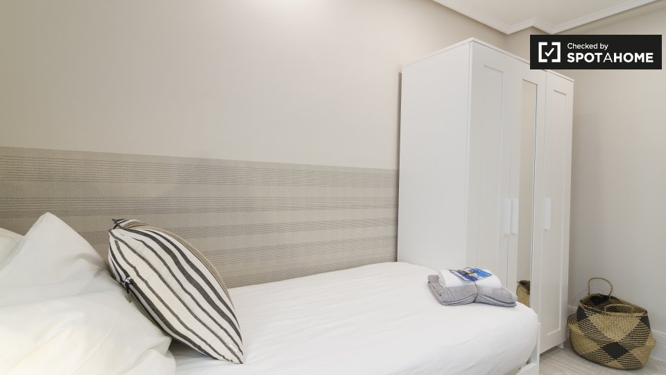 Double room Bilbao, 5 beds — photo 3