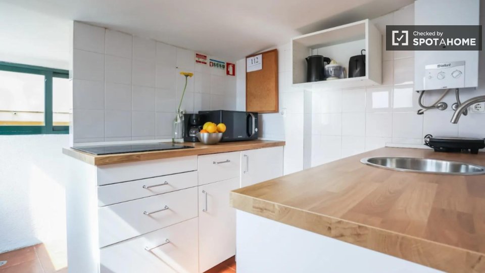 Apartment Lisbon, 3 beds, 55m² — photo 8