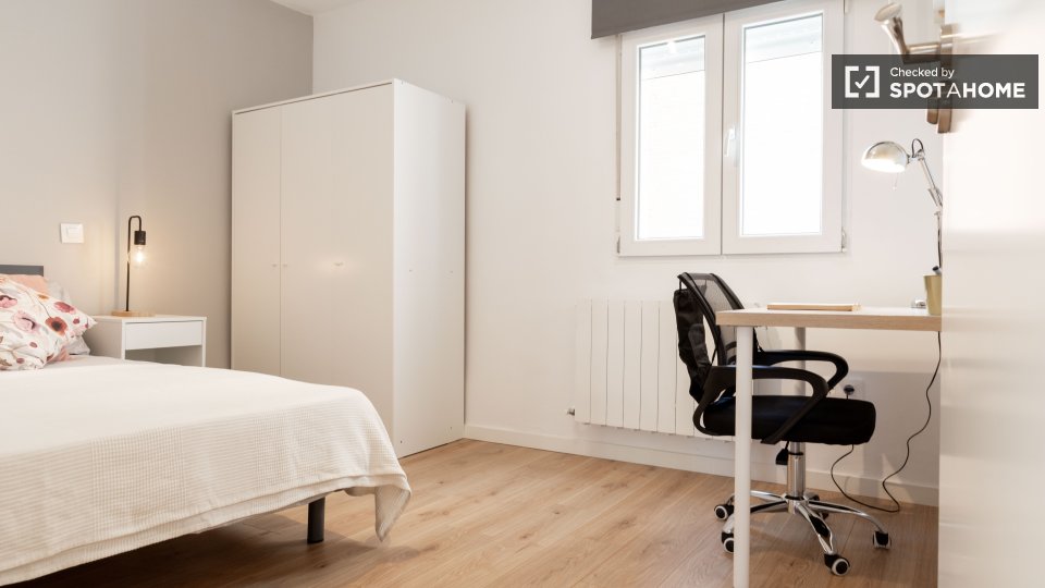 Double room Madrid, 4 beds — photo 15