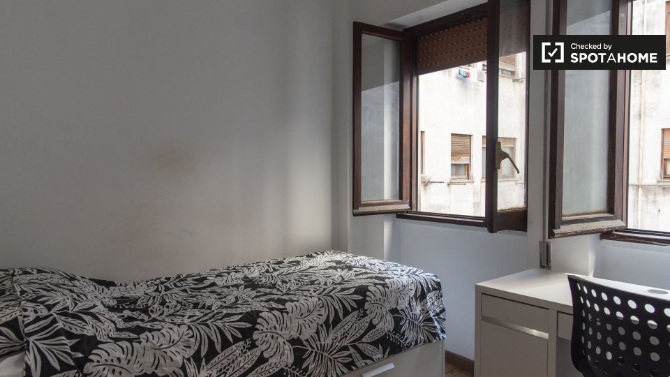 Room for rent in a Coliving in Ostiense, Rome - a Roma
