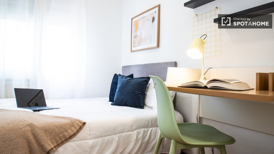 Double room Madrid, 5 beds — photo 15