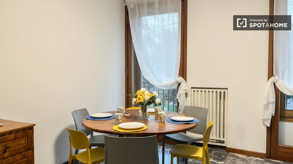 Double room Milan, 6 beds, 102m² — photo 8